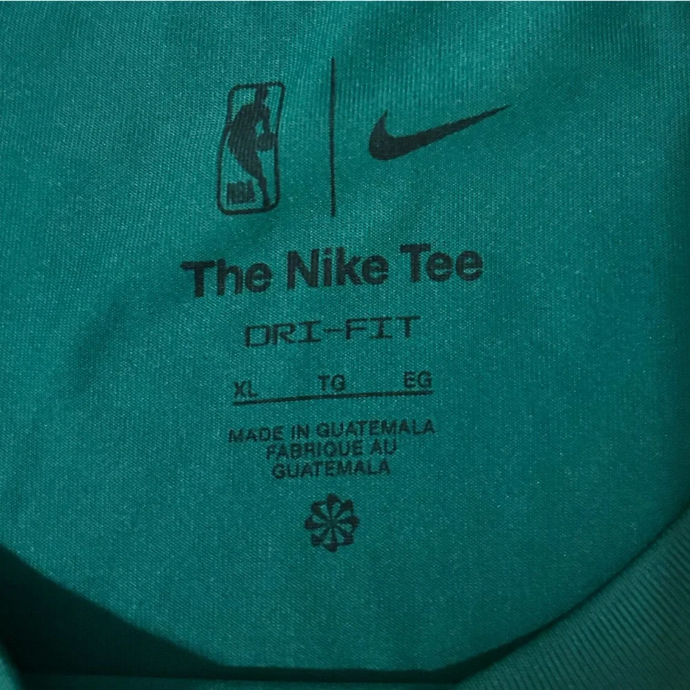 Nike Dri Fit NBA Boston Celtics Basketball Long sleeve Shirt XL - Picture 3 of 5